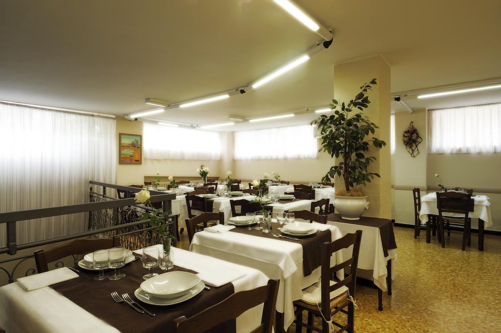 לאיגואליה Hotel Del Golfo מראה חיצוני תמונה